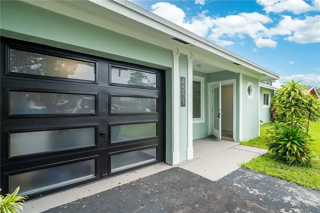 4531 W Oakland Park Boulevard Lauderdale Lakes FL 33313