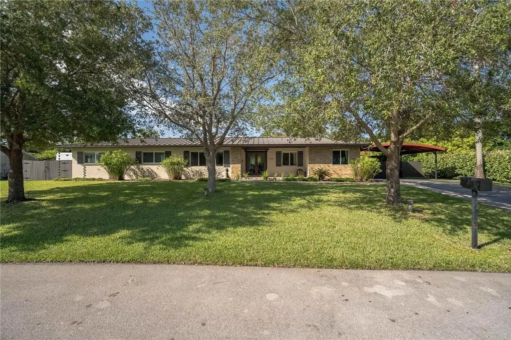 11100 SW 124th Street Miami FL 33176