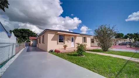 3651 NW 17th Street Miami FL 33125