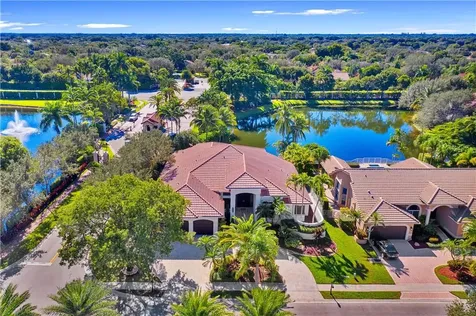 10100 NW 7th Street Plantation FL 33324