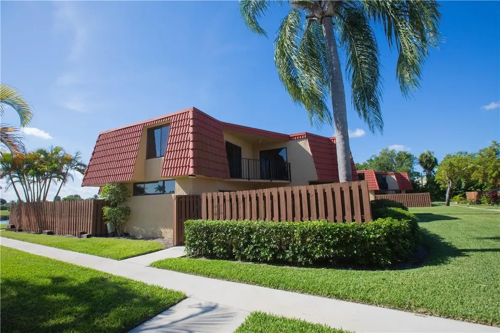 8392 Trent Court Boca Raton FL 33433