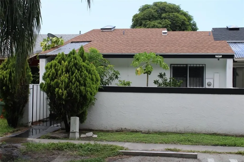 432 NW 8th Street Miami FL 33136