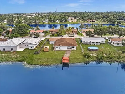 2771 NW 26th Avenue Oakland Park FL 33311