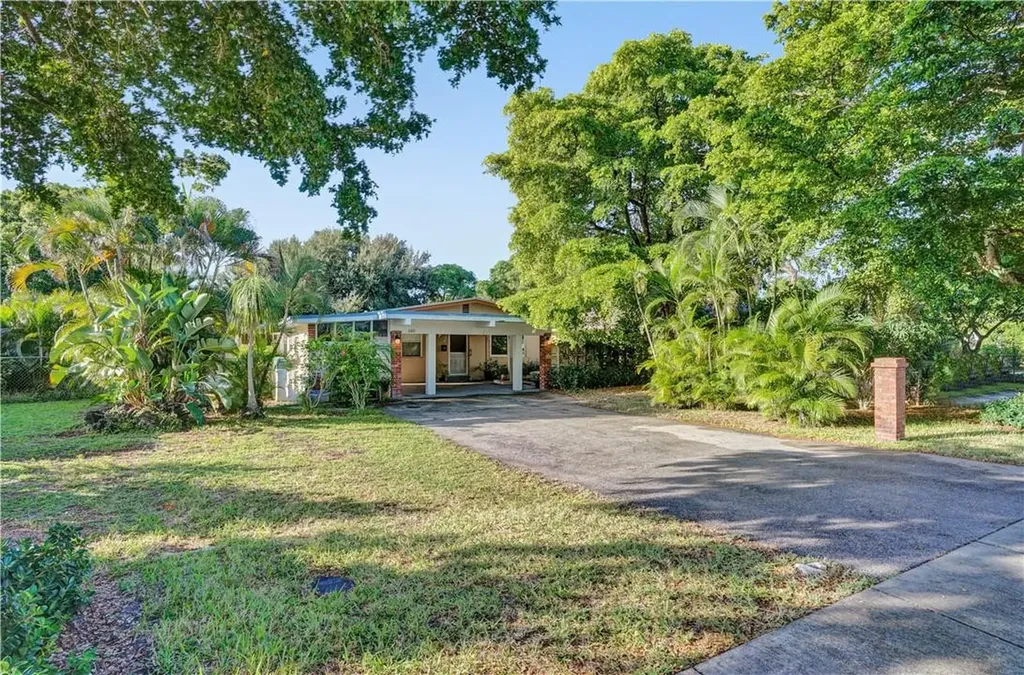 660 NE 34th Court Oakland Park FL 33334