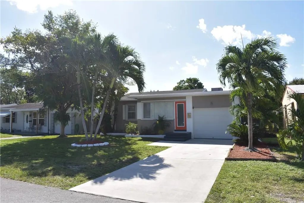 2422 Roosevelt Street Hollywood FL 33020
