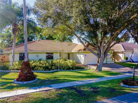 1631 W Oak Knoll Circle Davie FL 33324