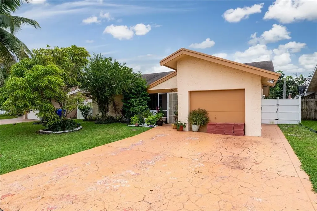 8206 SW 14th Court North Lauderdale FL 33068