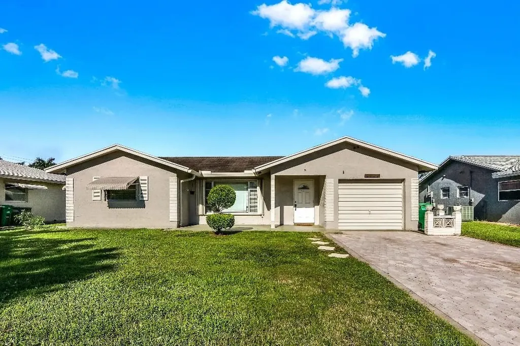 8103 NW 96th Avenue Tamarac FL 33321