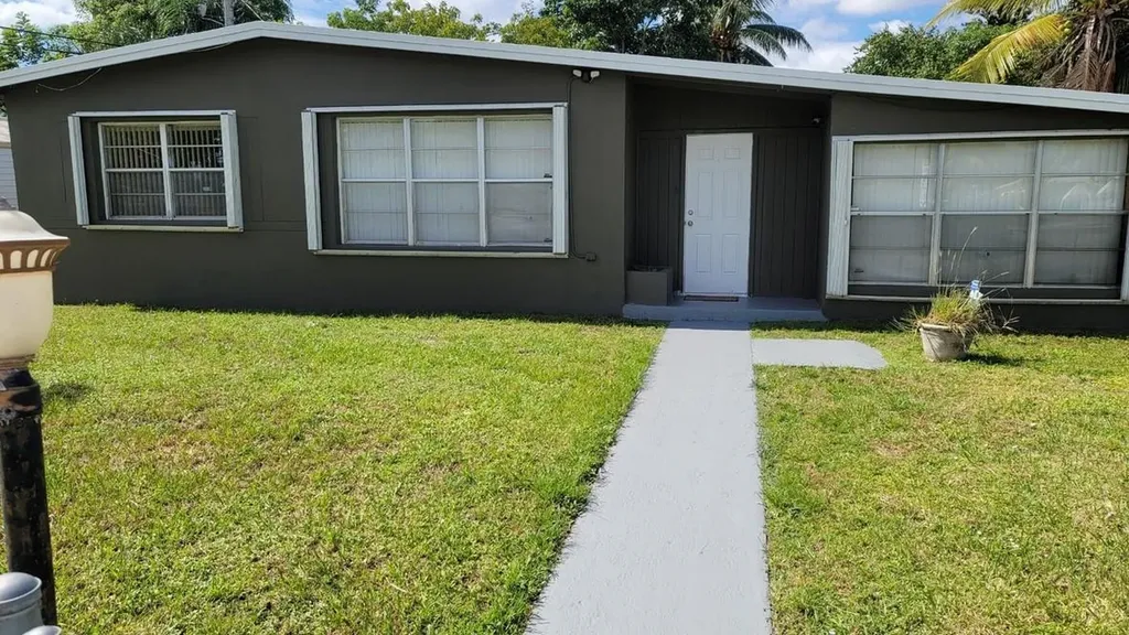 3700 SW 39th Street West Park FL 33023