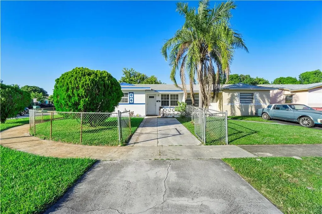 5735 NW 14th Street Lauderhill FL 33313