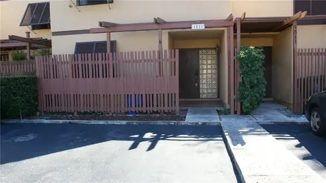 1521 W Golfview Drive Pembroke Pines FL 33026