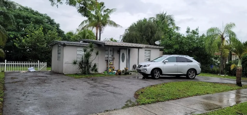 1565 NE 53rd Court Pompano Beach FL 33064