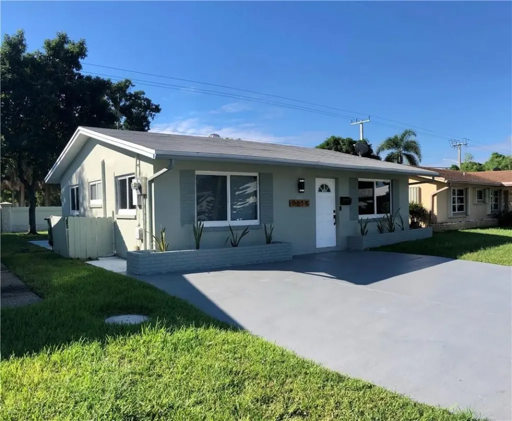 7014 NW 57th Court Tamarac FL 33321