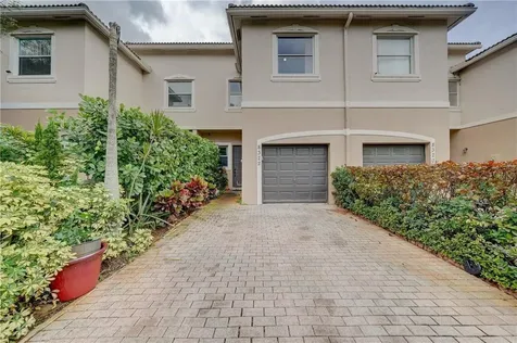 8322 Lagos De Campo Boulevard Tamarac FL 33321