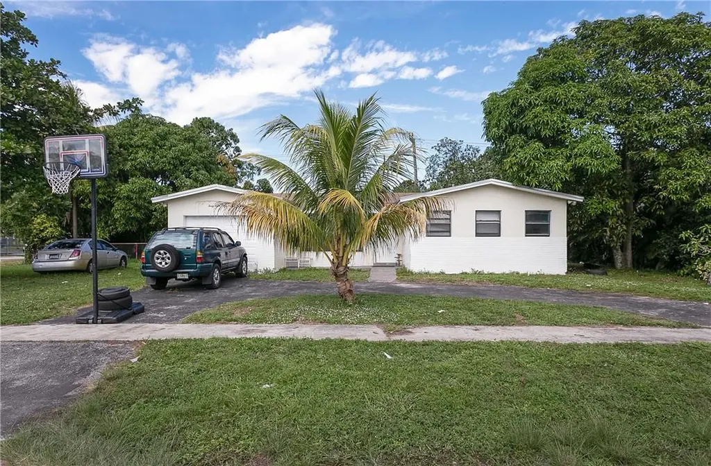 4851 NW 19th Court Lauderhill FL 33313