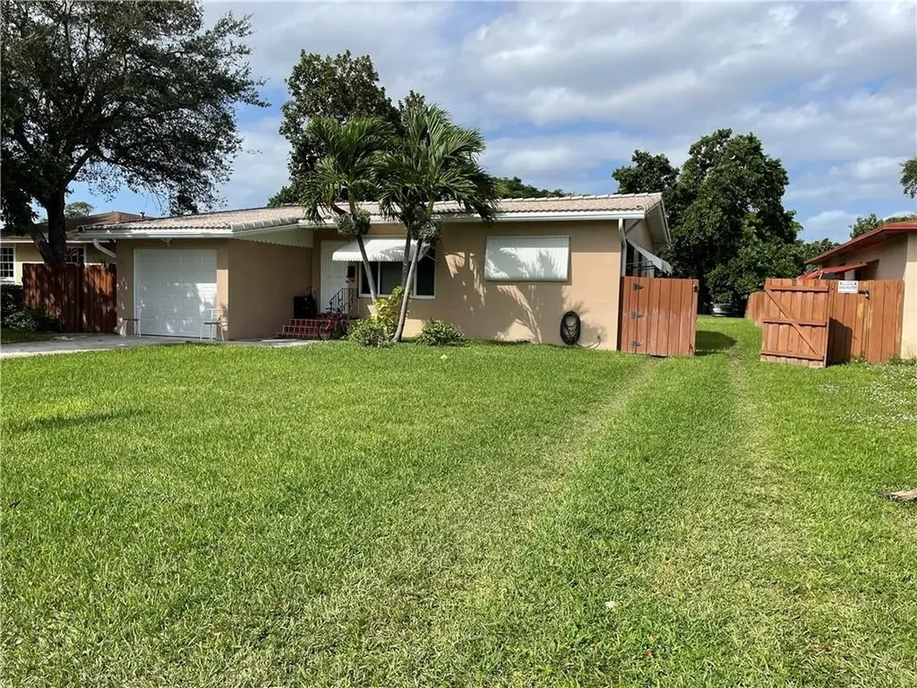 2439 Taylor Street Hollywood FL 33020