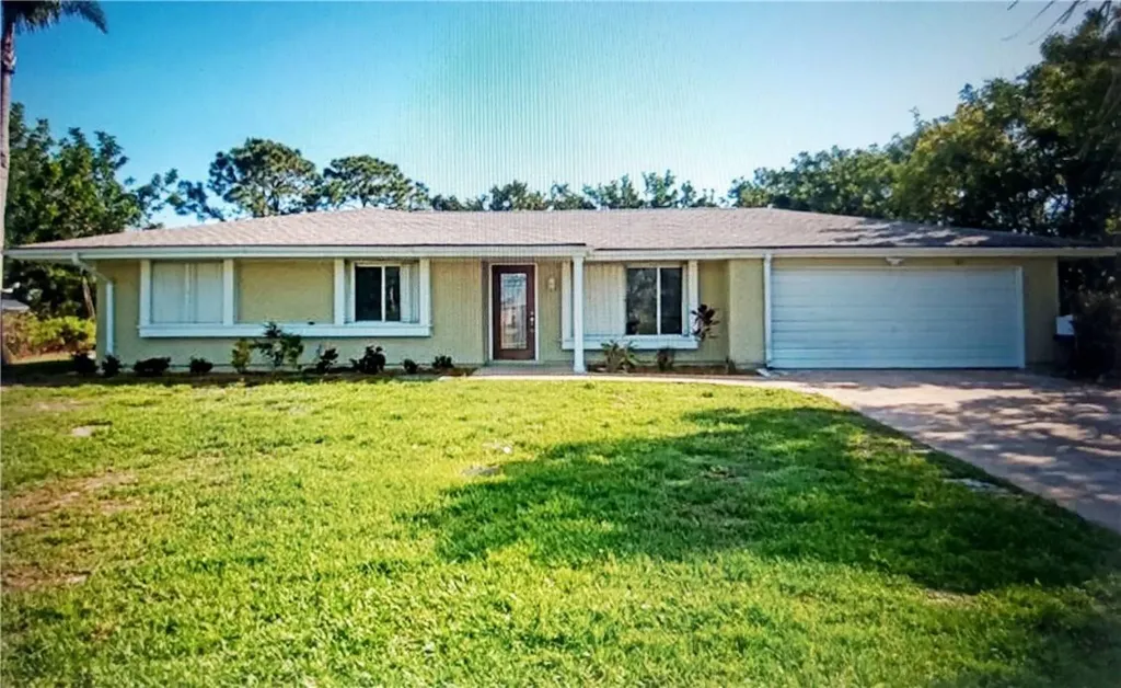 543 SW Belmont Circle Port St Lucie FL 34953