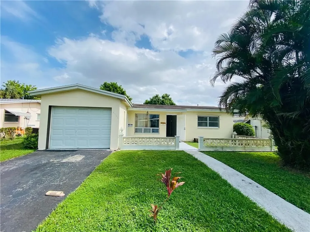 4390 NW 42nd Avenue Lauderdale Lakes FL 33319