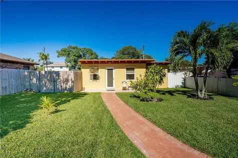 6135 Pierce Street Hollywood FL 33024