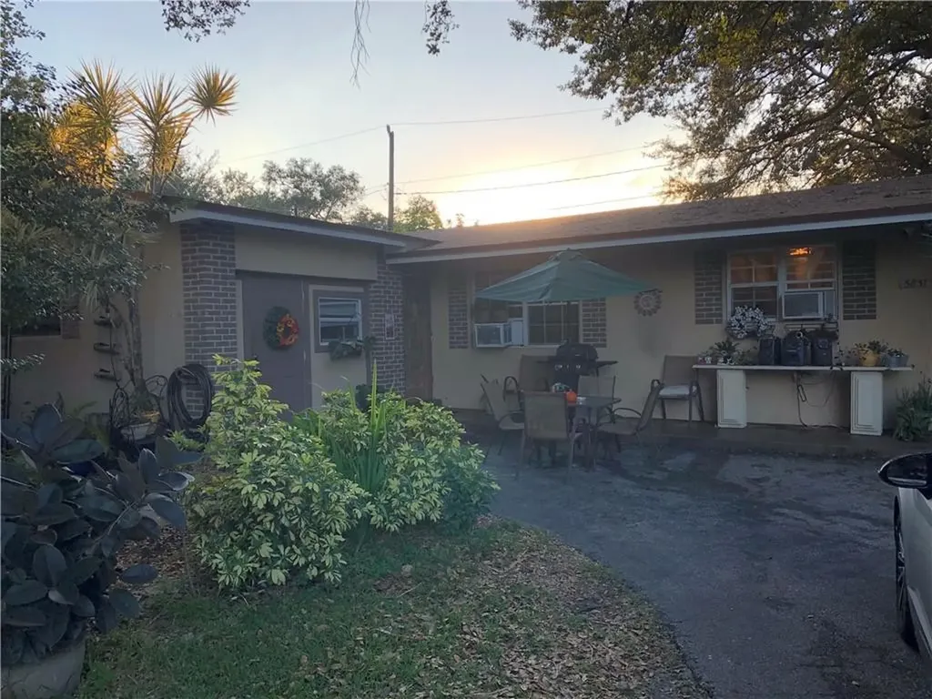 5851 SW 53rd Terrace Davie FL 33314