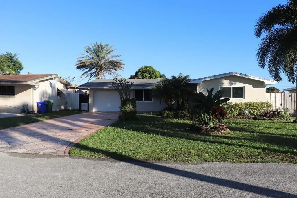 8831 NW 15th Street Pembroke Pines FL 33024