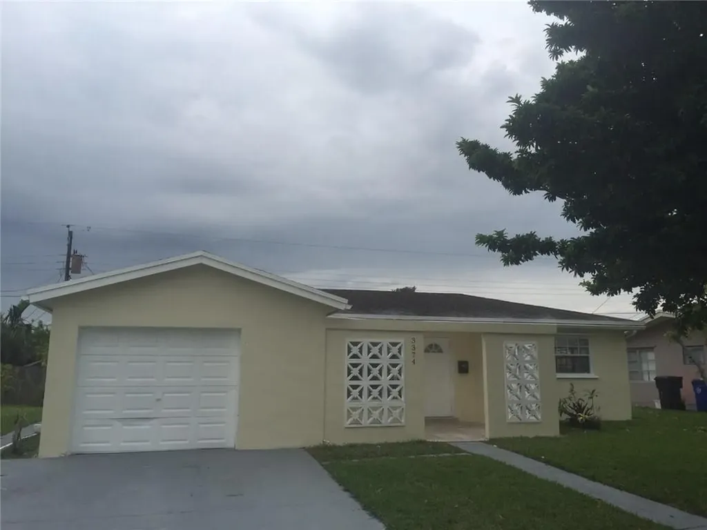 3374 NW 36th Avenue Lauderdale Lakes FL 33309