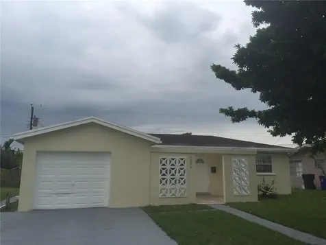 3374 NW 36th Avenue Lauderdale Lakes FL 33309