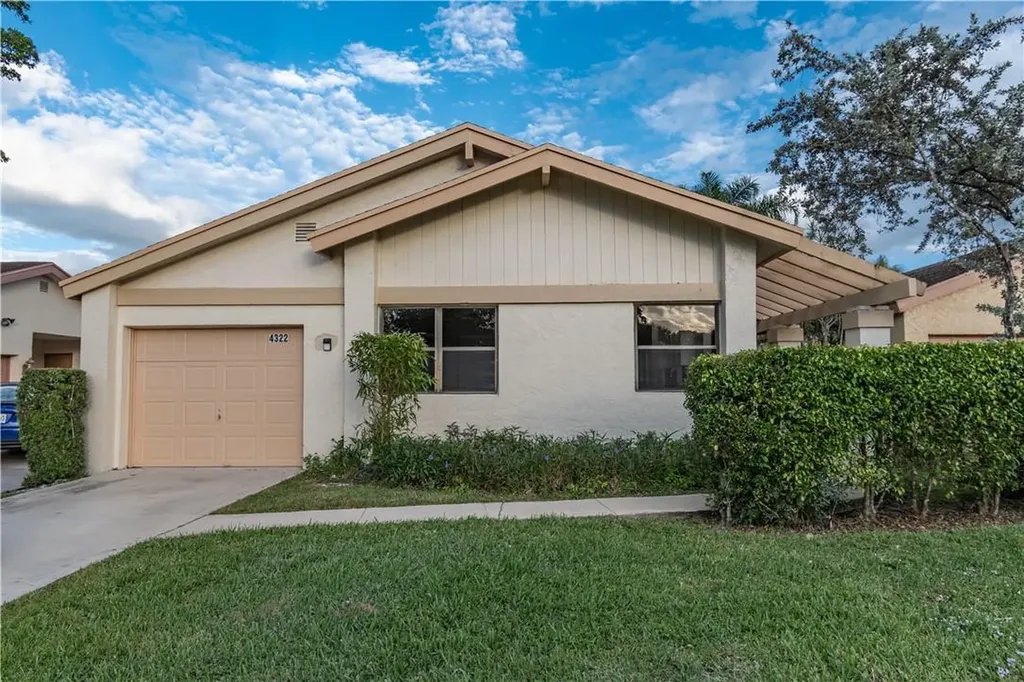 4322 Acacia Circle Coconut Creek FL 33066