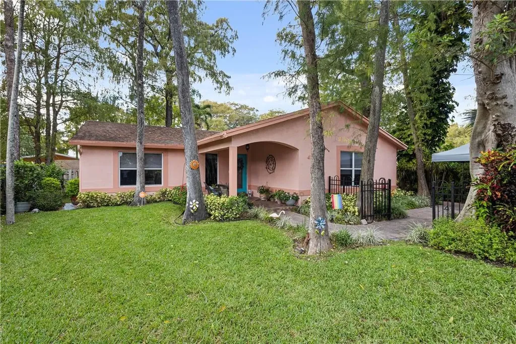 4271 NW 20th Avenue Oakland Park FL 33309