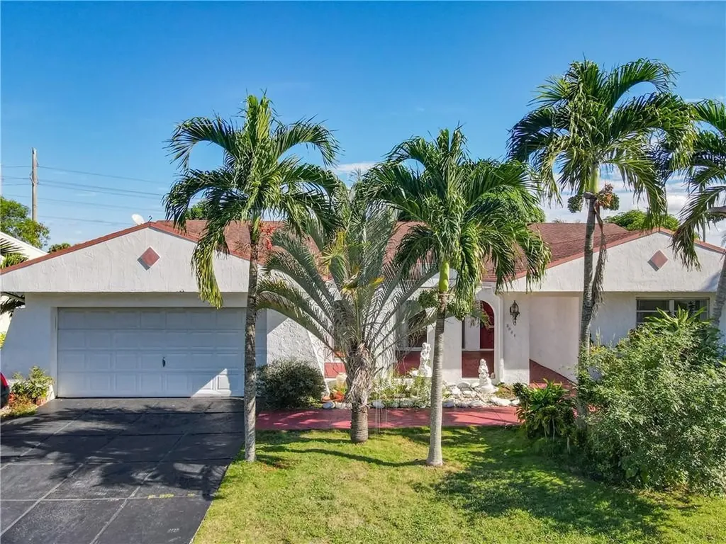 5004 N Travelers Palm Lane Tamarac FL 33319