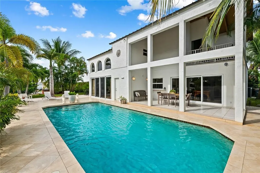 2700 NE 47th Street Lighthouse Point FL 33064