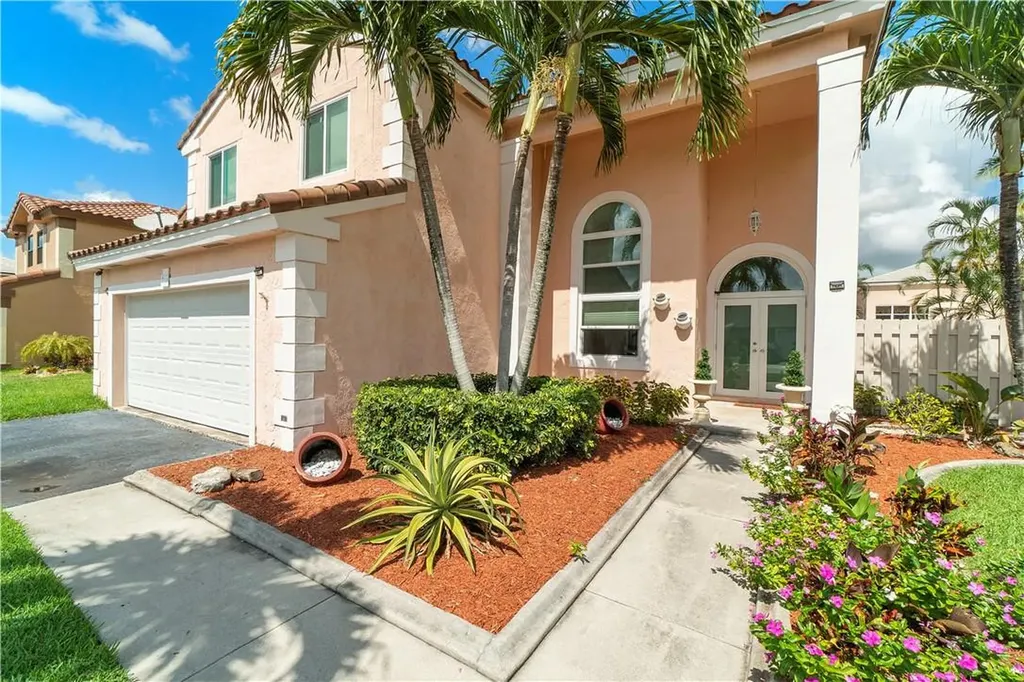 710 Briarwood Terrace Davie FL 33325