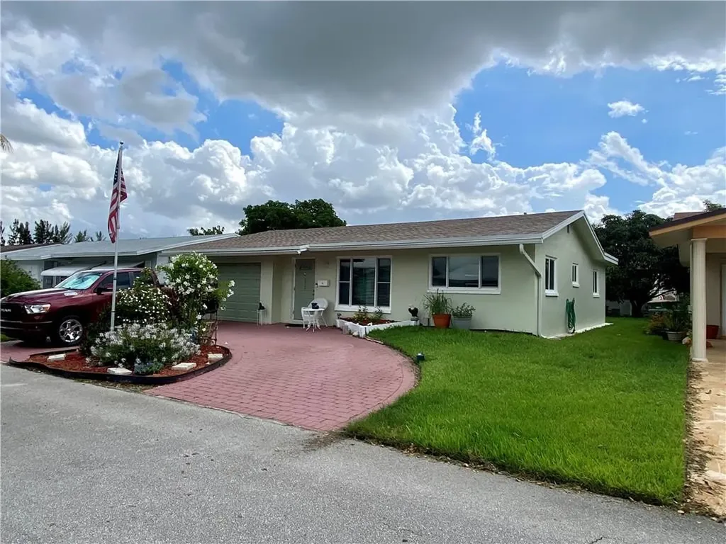 5712 NW 65th Avenue Tamarac FL 33321