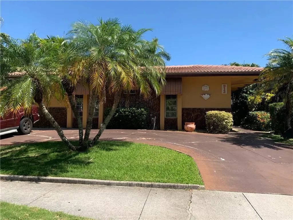 913 Harrison Street Hollywood FL 33019