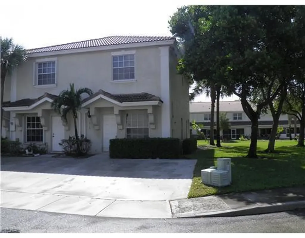 416 SW 122nd Avenue Pembroke Pines FL 33025
