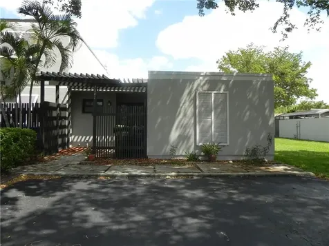 1541 NW 113th Avenue Pembroke Pines FL 33026