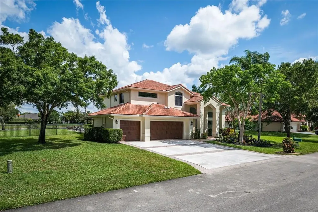 14001 Carlton Drive Davie FL 33330