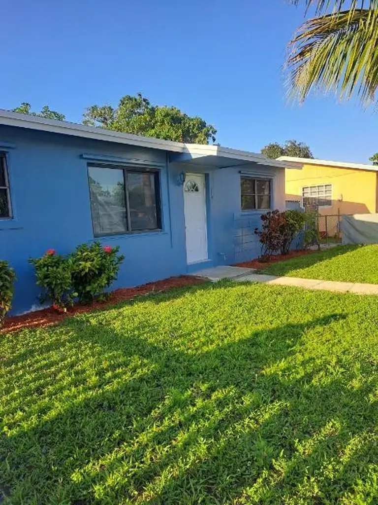 190 NW 14th Court Boynton Beach FL 33435