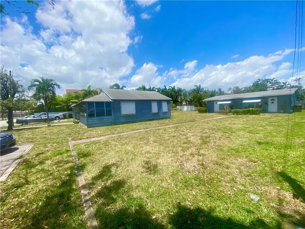1271 NE 32nd Street Oakland Park FL 33334
