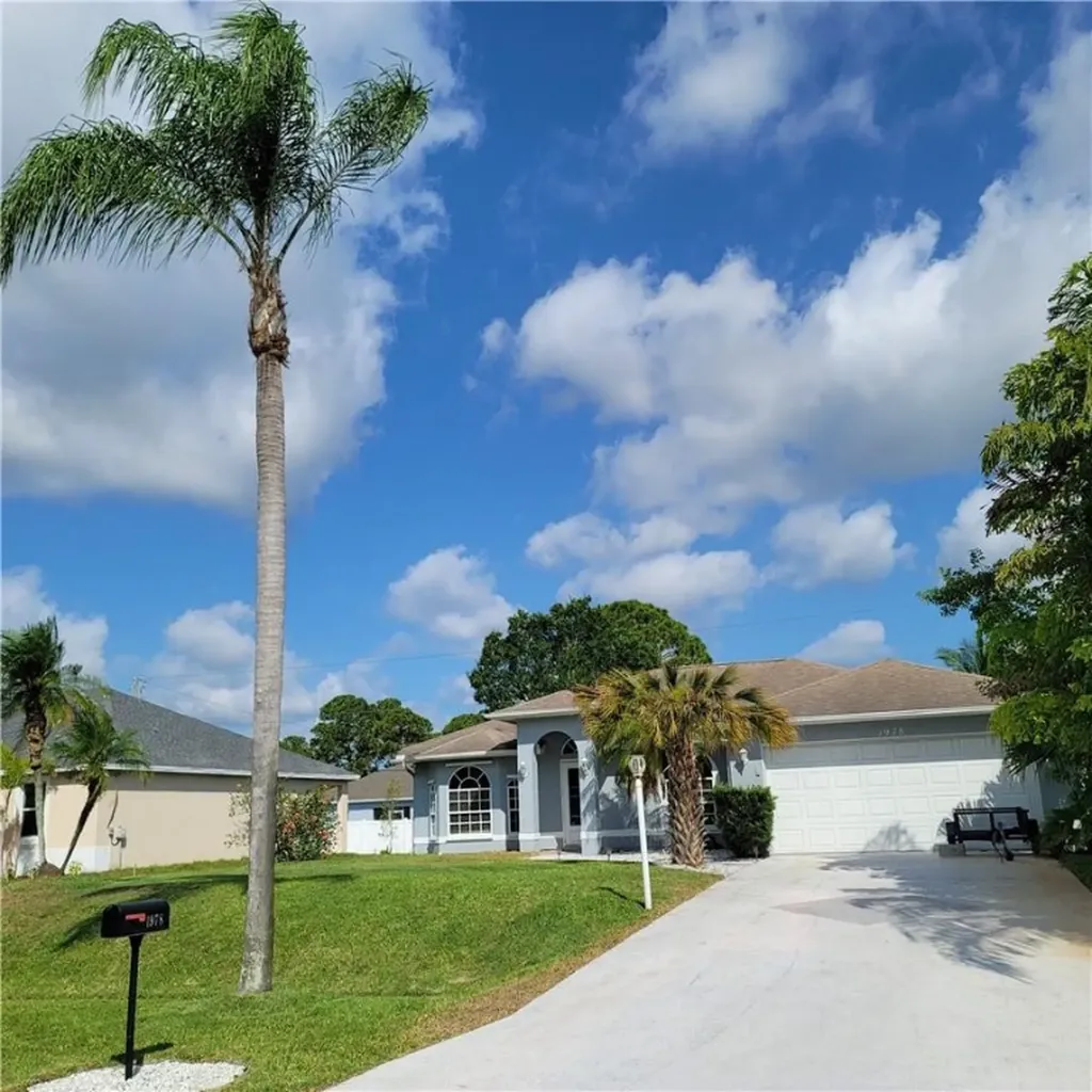 1978 SW Hillman Street Port St Lucie FL 34953