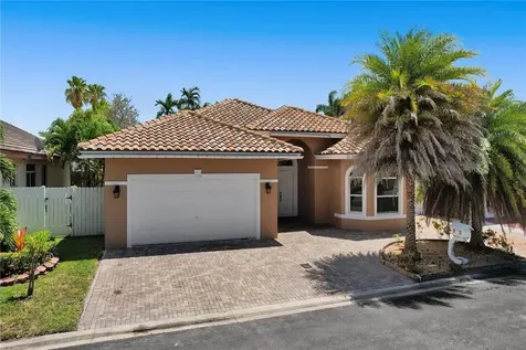 11570 SW 10th Street Pembroke Pines FL 33025