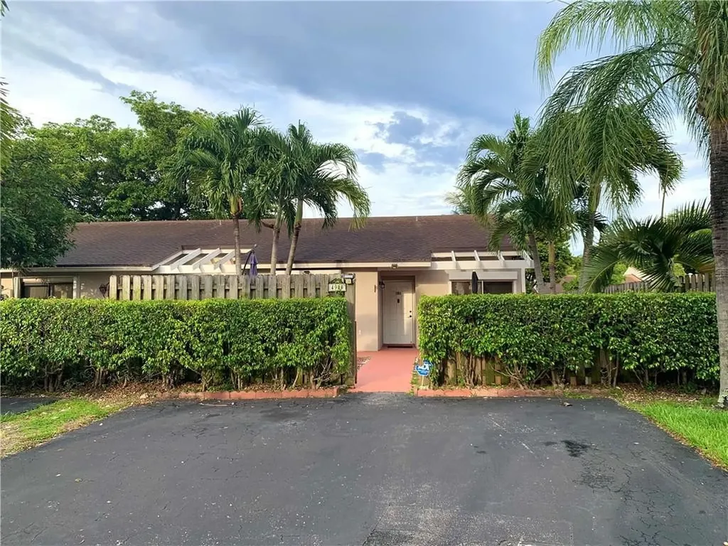 4940 E Lakes Drive Deerfield Beach FL 33064