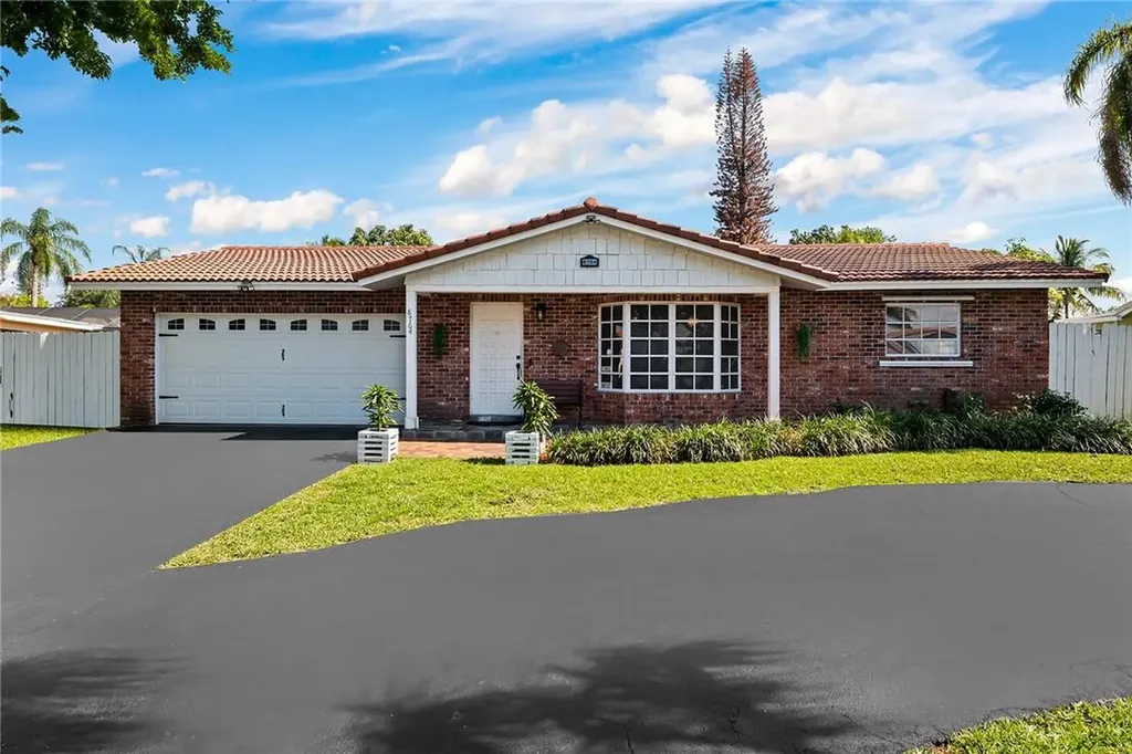 8764 NW 27th Street Coral Springs FL 33065