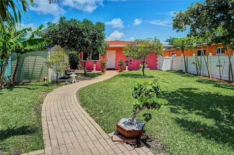 735 NE 38th Street Oakland Park FL 33334