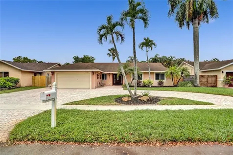 2741 SW 86th Way Davie FL 33328