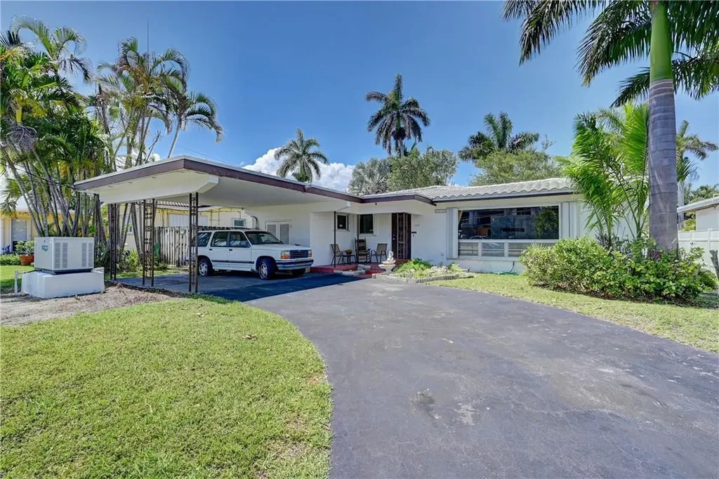 1117 N Northlake Drive Hollywood FL 33019