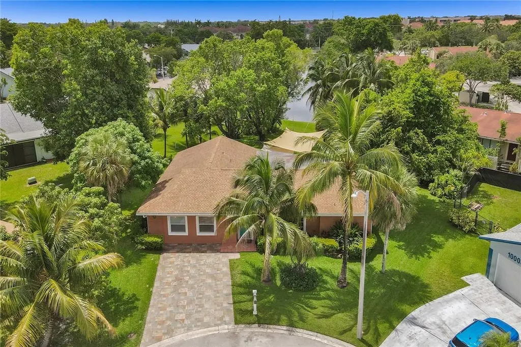 10006 NW 81st Court Tamarac FL 33321