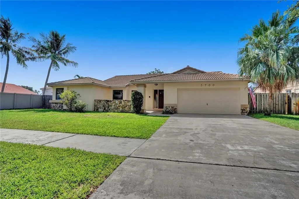 5700 Hawkes Bluff Avenue Davie FL 33331