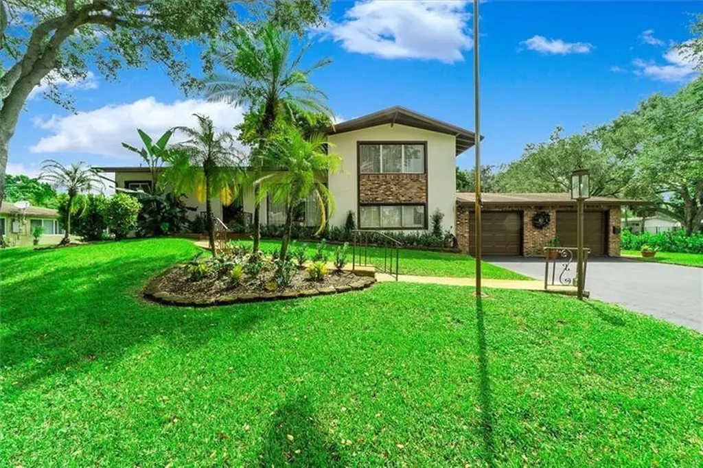 800 Camellia Court Plantation FL 33317