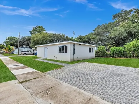 1301 NW 82nd Street Miami FL 33147